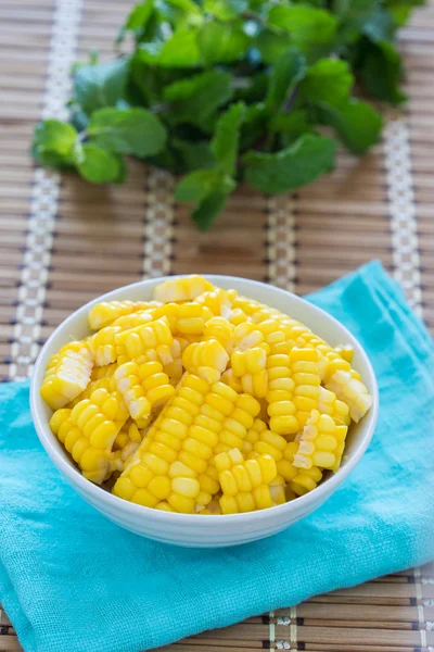 Steamed Corn in a Bowl. — Stock Photo, Image