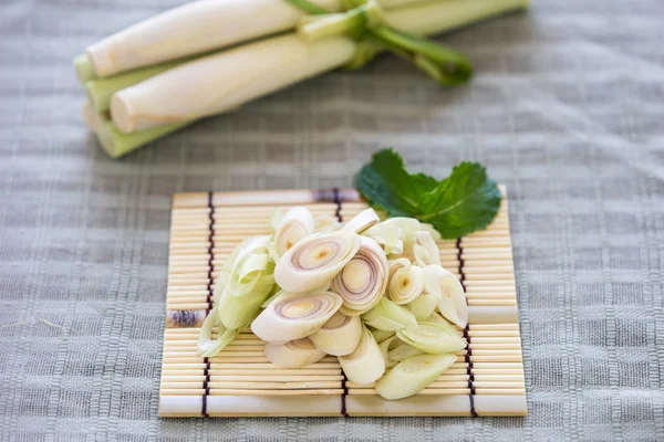 Lemon Grass Slice on bamboo. — Stock Photo, Image