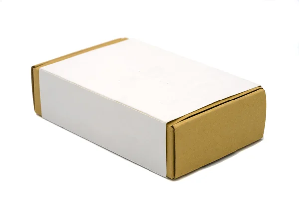 Braune Schachtel mit Clipping-Pfad auf weißem Hintergrund. — Stockfoto