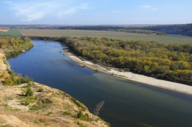 Nehir sonbahar sırasında