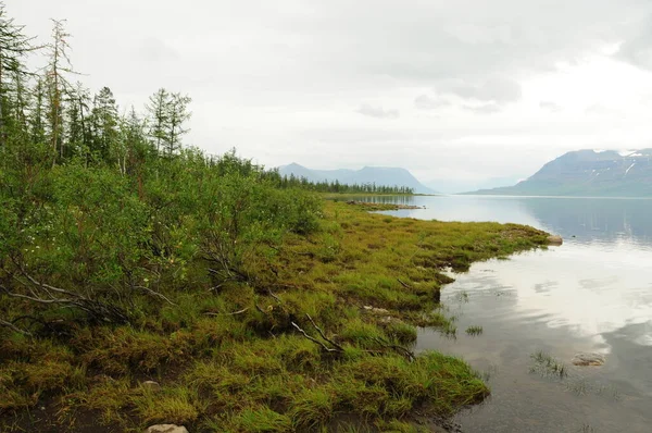 Kuzey Kutbu 'ndaki Putorana Platosu' nda Lama Gölü.