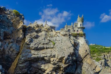 Kırım 'daki Yalta yakınlarındaki ünlü Kırlangıç Yuvası şatosu.