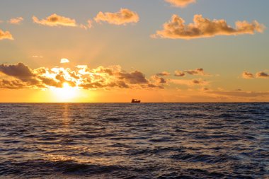 Akdeniz 'de gün batımı