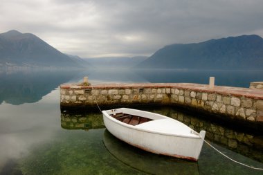 yelkende Kotor bay Karadağ