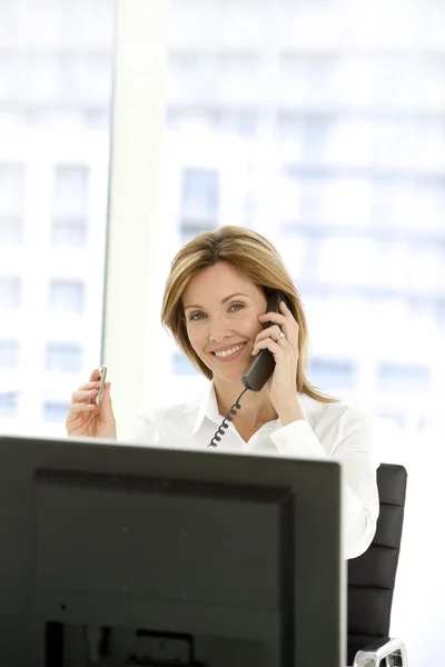 Mujer ejecutiva de negocios —  Fotos de Stock