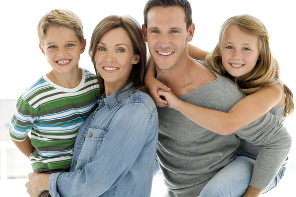 Família feliz — Fotografia de Stock