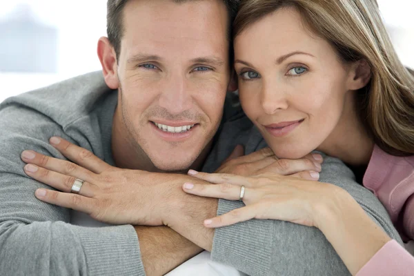 Couple in love stay close — Stock Photo, Image