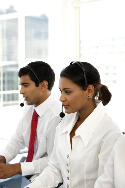 Equipo de operadores de llamadas — Foto de Stock