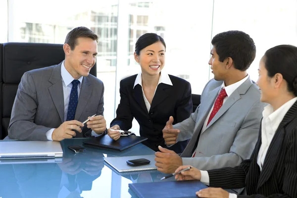 Internationale zakelijke gesprekken — Stockfoto