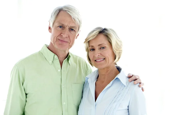 Retrato de una pareja mayor — Foto de Stock