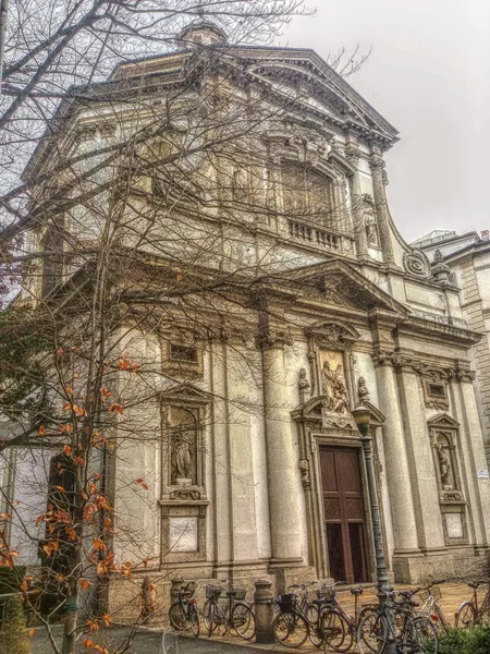 Mimarlık Milano Italya