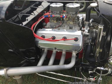 Bir hot rod 'da yüksek performanslı motor