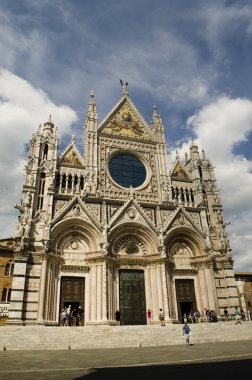 ortaçağ mimarisi İtalyan Kilisesi