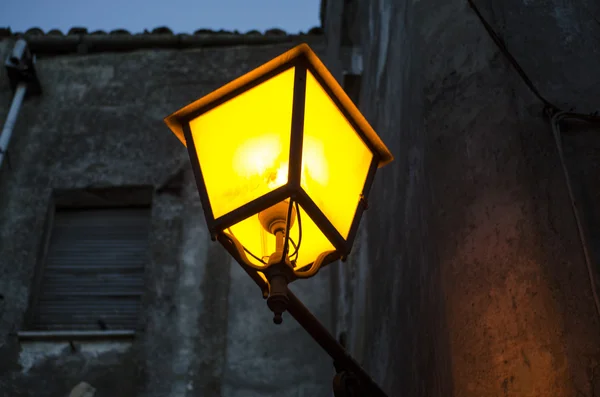 Luzes de rua no país — Fotografia de Stock
