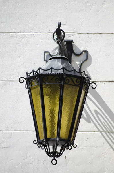 イタリアの都市で詳細アンティーク ランプ — ストック写真