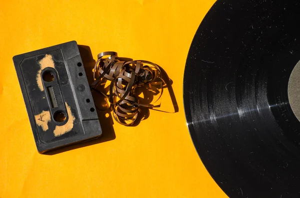 kaset ve vinil kaydı
