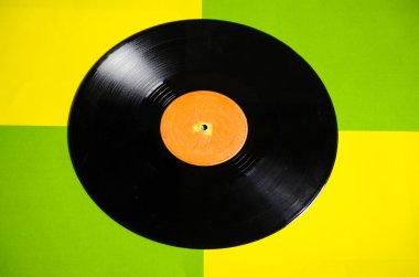 Vinil disk üzerinde iki renk alt