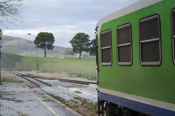 İstasyondaki eski tren.