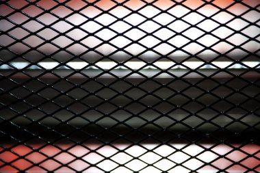 Soyut geometrik arkaplan, ısıtma elementleriyle çalışan elektrikli ısıtıcı.