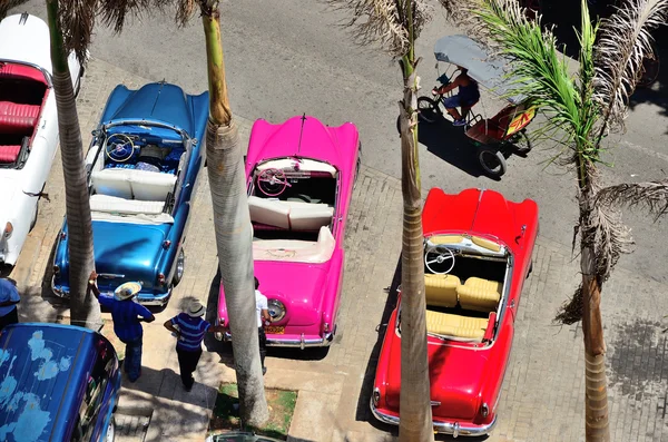 Retro auto's in Havana. — Stockfoto