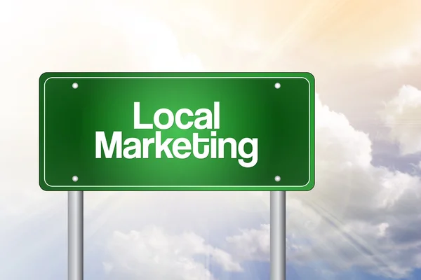 Lokal marknadsföring grön vägskylt, Business begreppsmässigt — Stockfoto