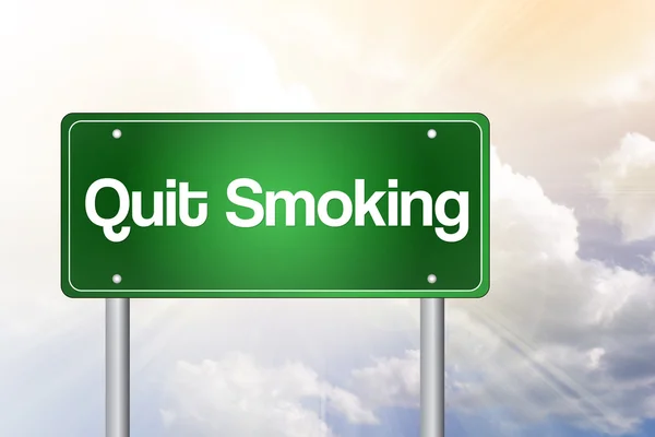 Quit Smoking Green Road Sign concep — Stock Photo, Image