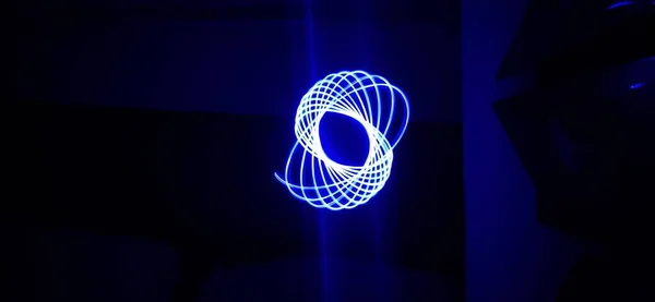 Close Van Neon Blauw Spirograaf Geometrisch Patroon Abstract Geïsoleerd Een — Stockfoto