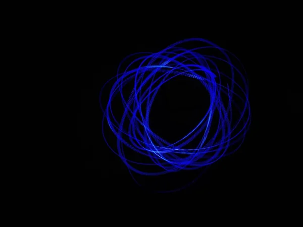 Siyah Arka Planda Izole Edilmiş Neon Mavisi Spirograph Geometrik Desene — Stok fotoğraf