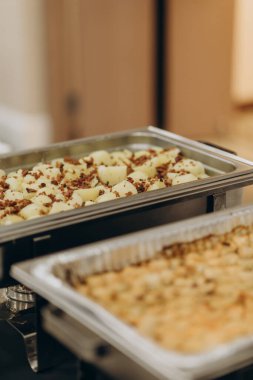 Masada lezzetli bir pasta var.