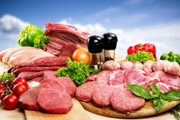 Frisches rohes Fleisch — Stockfoto