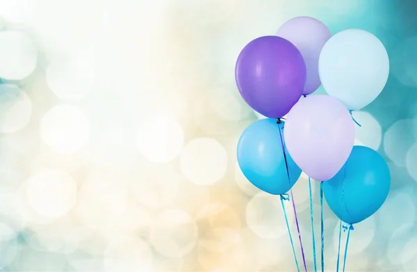 Manojo de globos de colores —  Fotos de Stock