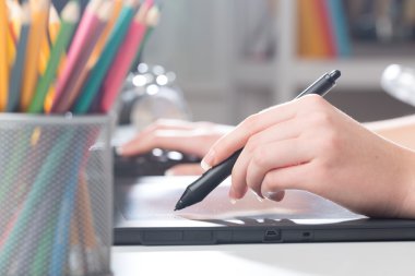  tablet kalemiyle Tasarımcısı