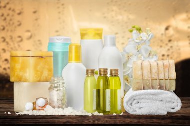 Organik temel aroma yağları ile şişe