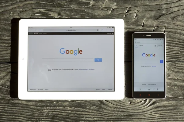 Google search app på Apples ipad. — Stockfoto