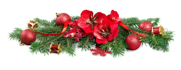 Juguetes de Navidad en rama de abeto — Foto de Stock