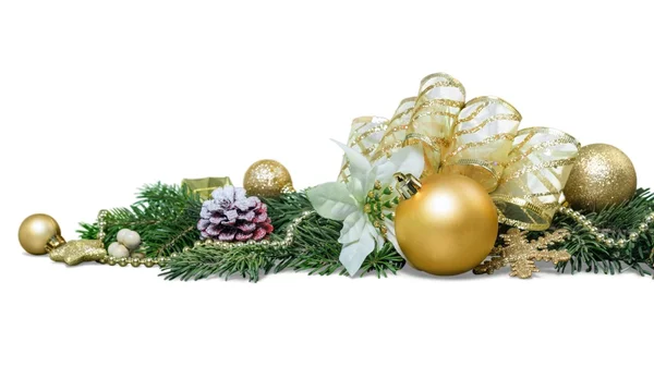 Vánoční hračky na větev stromu jedle — Stock fotografie