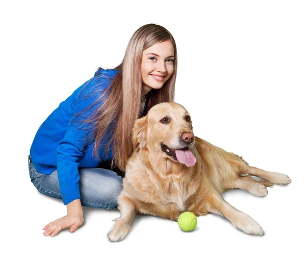 Portré gyönyörű nő kutyával — Stock Fotó