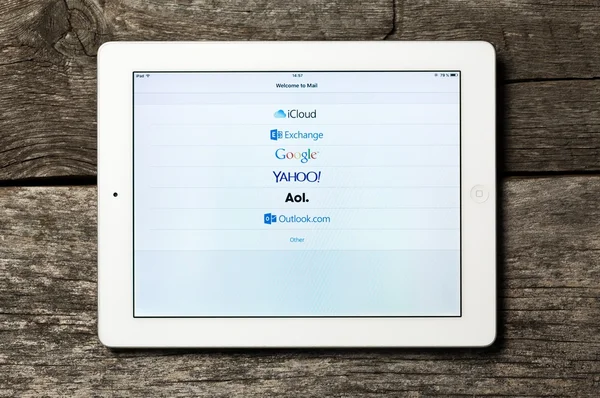 Surat pada iPad Apple putih . — Stok Foto
