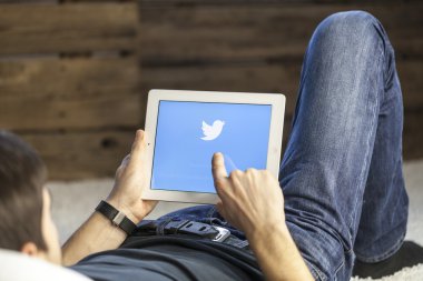 tablet pc twitter adamla