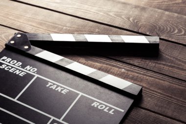 Bel soğukluğu tahta arka plan üzerinde