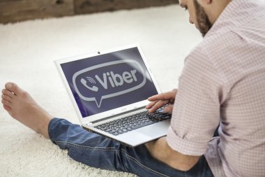bilgisayar ekranında viber marka logosu