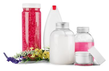 Kozmetik kapları ve çiçekler