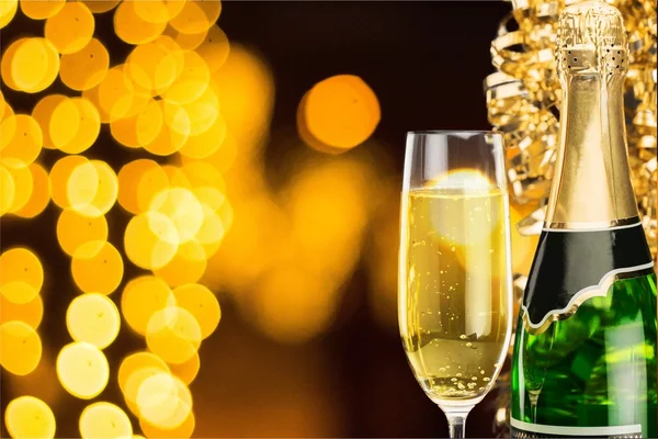 Şampanya ve şişe cam — Stok fotoğraf