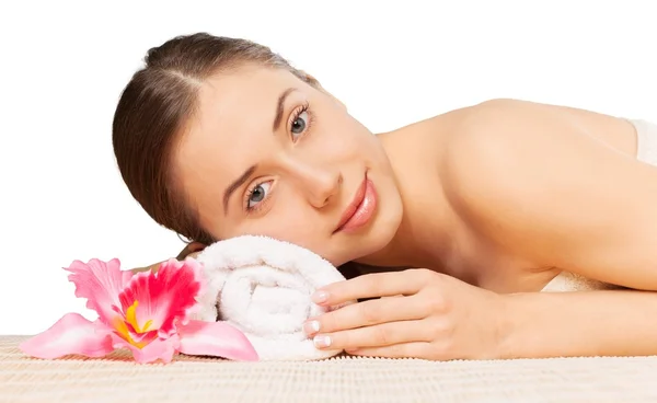 Woman relaxing in spa salon — Stock Photo, Image