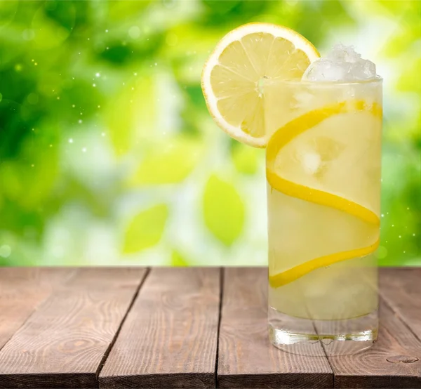 Lemonade with fresh lemon — Stock Photo, Image