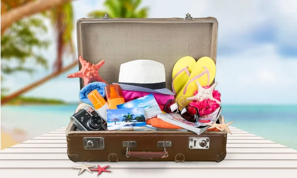 Retro táska utazási objektumokkal — Stock Fotó