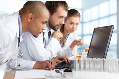 Doktorlar takım uzmanlık konuşuyor