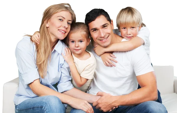 Красивая улыбающаяся семья — стоковое фото