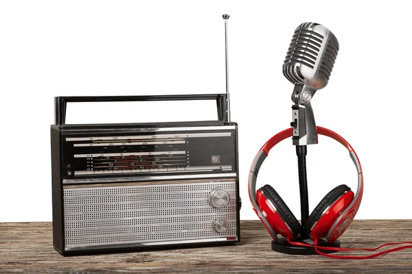 Mikrofon a sluchátka v retro stylu — Stock fotografie