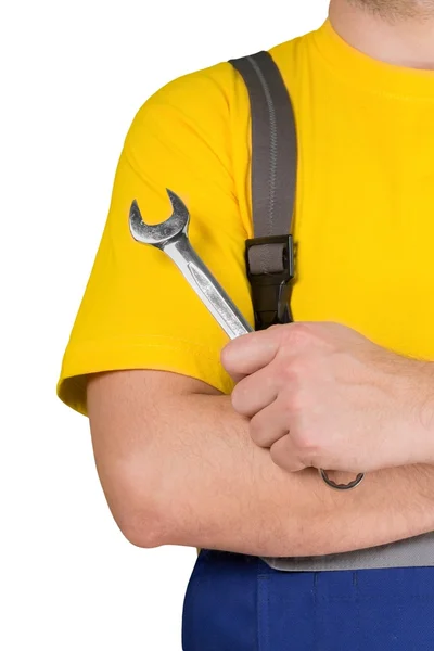 Homem segurando chave de metal — Fotografia de Stock